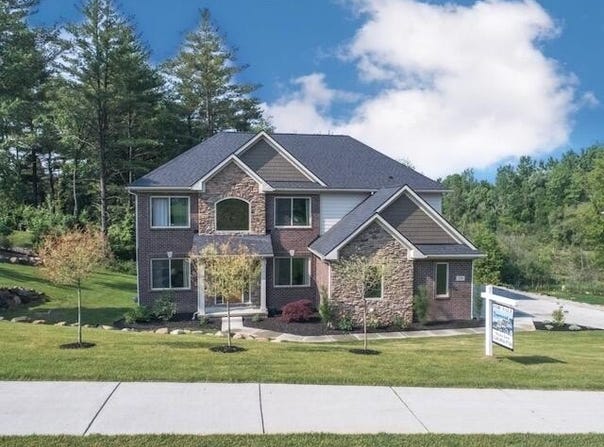 270 Fairway View Drive, Oxford, MI 48371