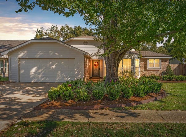 205 Bull Run Circle, Broussard, LA 70518