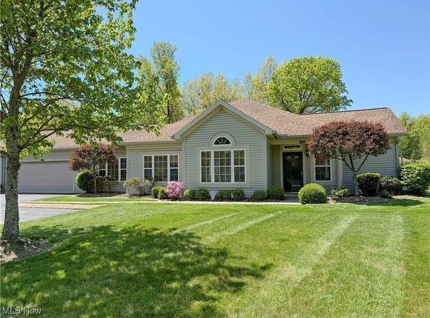 20 Hunters Woods Boulevard unit: A, Canfield, OH 44406
