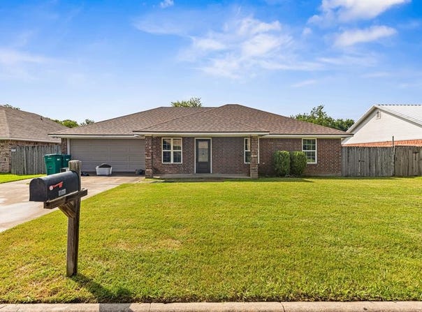 1005 Hooks Street, Lacy Lakeview, TX 76705