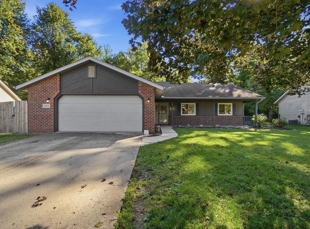 9615 Mariners Ridge Drive, Fort Wayne, IN 46819-2452