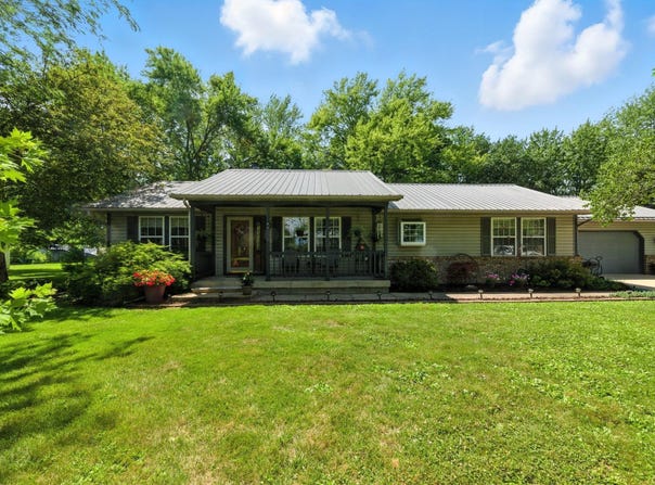 100 N Indiana Street, Mulberry, IN 46058