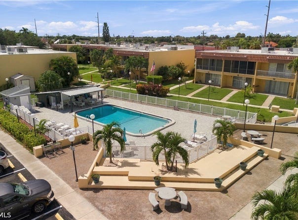 1604 SE 28th Terrace, Cape Coral, FL 33904