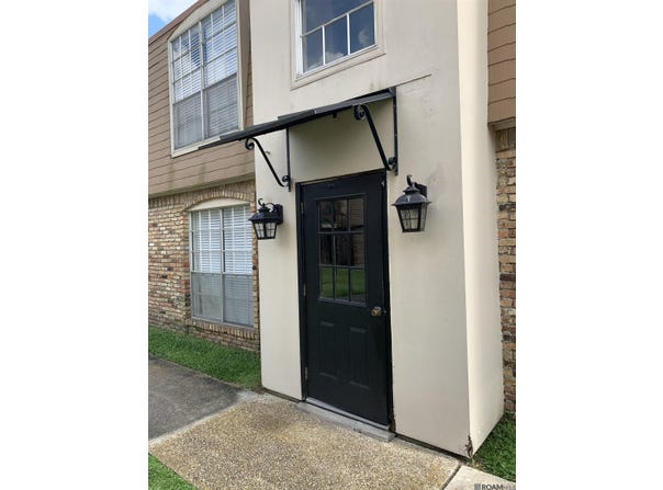 2100 College, Baton Rouge, LA 70808