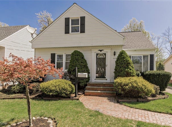 1119 Gordon Road, Lyndhurst, OH 44124