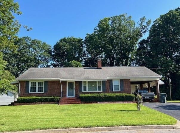 366 HOWARD DR, Salem, VA 24153
