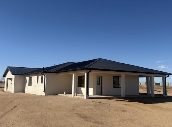 3 DAIRY Road, Los Lunas, NM 87031