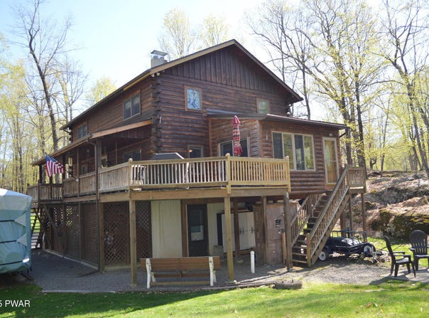 103 Summit Drive, Greentown, PA 18426