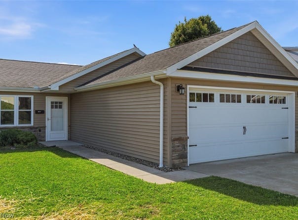 416A Elm Street, Belpre, OH 45714