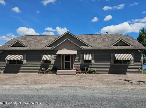 240 Sunset Avenue, Greenfield Twp, PA 18407
