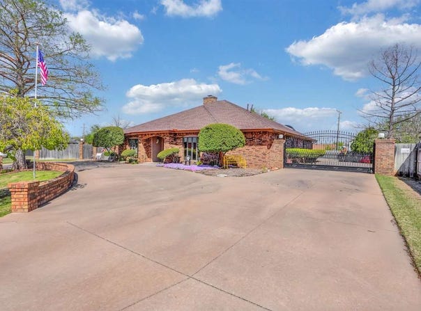 407 NW 32nd St, Lawton, OK 73505