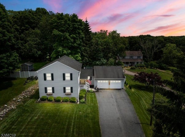 12 Ridge Road, West Milford Twp., NJ 07480-2908
