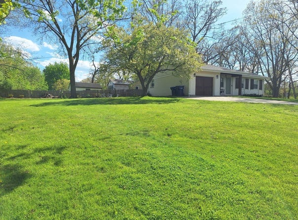 227 Juneway Terrace, Lake Bluff, IL 60044