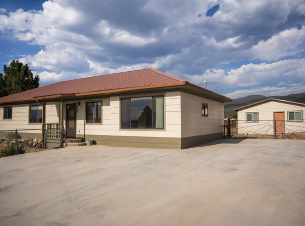 920 Calle Del Llano, Taos, NM 87571-0000