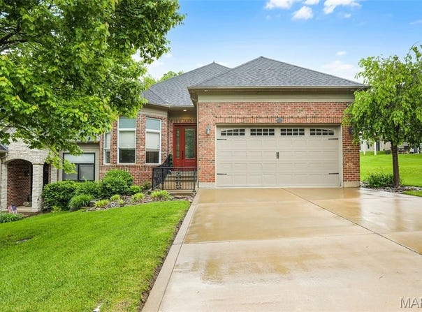 2517 Deutsch Crest Drive, Washington, MO 63090