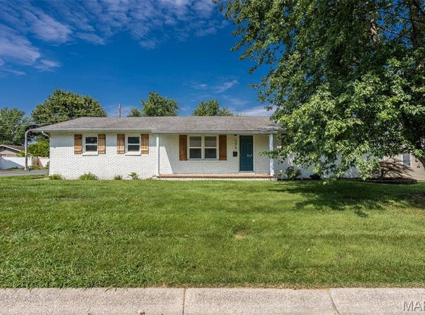526 Vermont Street, Bethalto, IL 62010