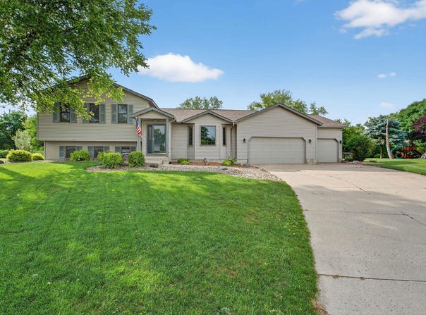 512 Lynnbrook Court, DeForest, WI 53532