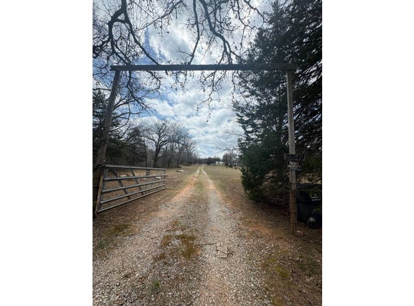 29549  Avoca Road, Wanette, OK 74878