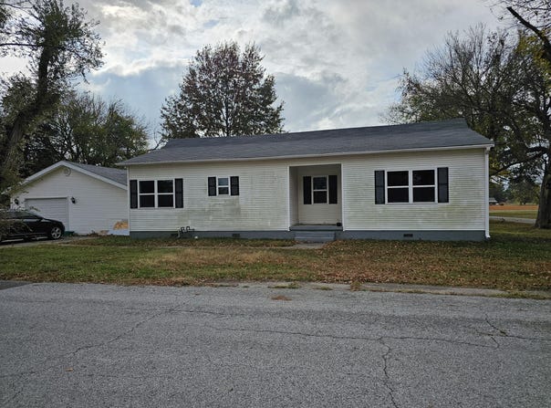 1101 E 18th Street, Lamar, MO 64759