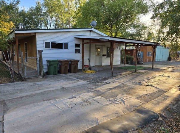 5281 lucky, Chubbuck, ID 83202
