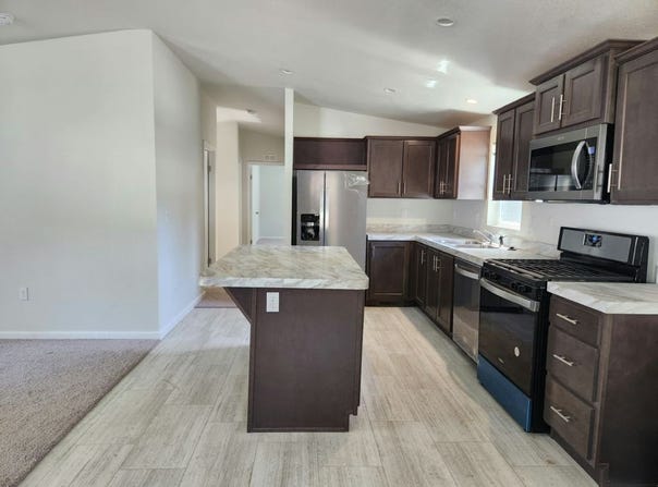 22899 Byron Rd., Crestline, CA 92325