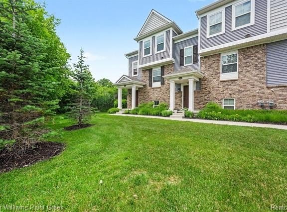 4923 Treeside Lane, Troy, MI 48098