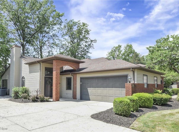 5216 Parkhurst Drive, Sheffield Village, OH 44054