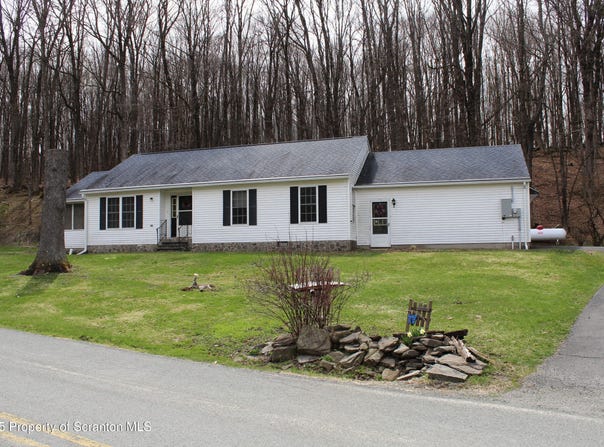 2231 Wrighter Lake Road, Thompson, PA 18465