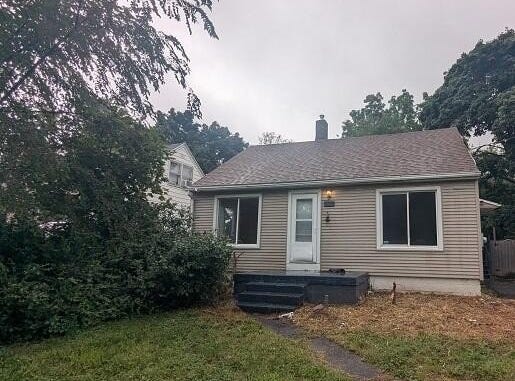 527 E Cavanaugh Road, Lansing, MI 48910