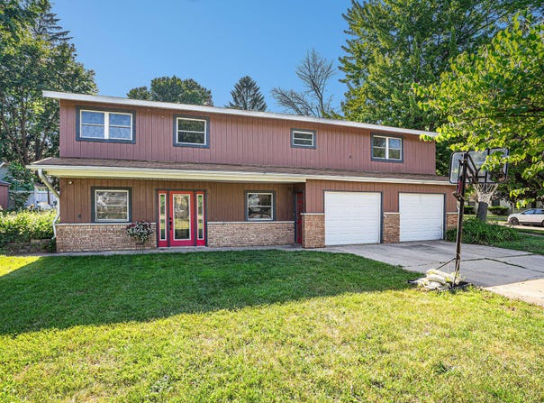 748 Green Street, South Haven, MI 49090