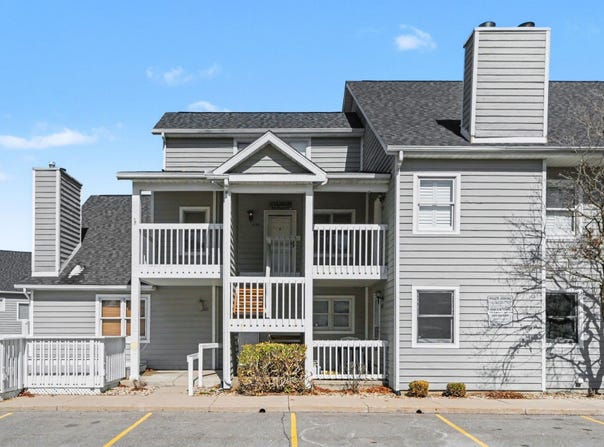 1433 N Oakhill Drive, South Bend, IN 46637