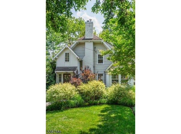 60 Southern Slope Dr, Millburn Twp., NJ 07041-1534