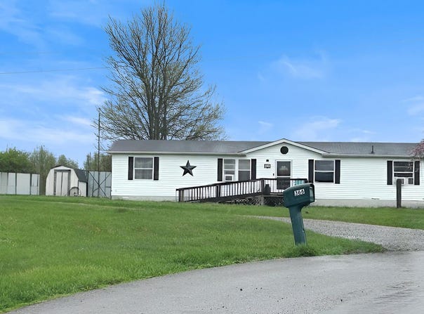 366 Sand Springs Rd, Eminence, KY 40019
