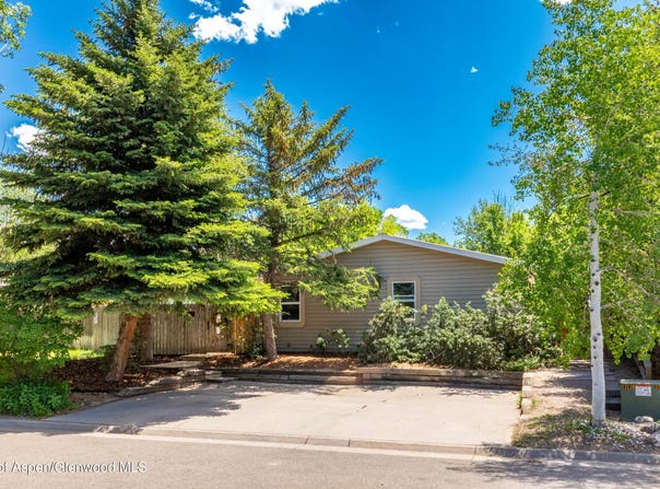 27 Pica Lane, Carbondale, CO 81623