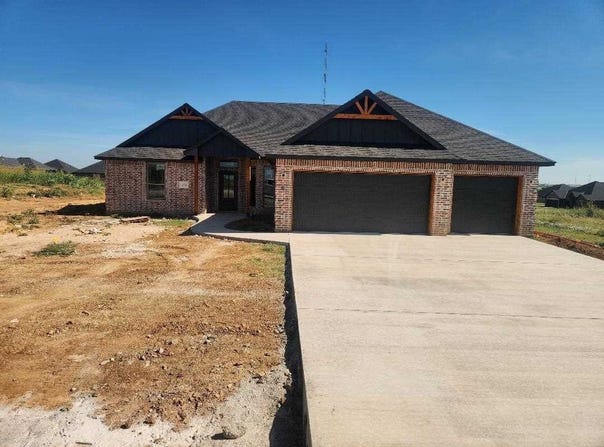 5866 NE Minnow Ln, Elgin, OK 73538