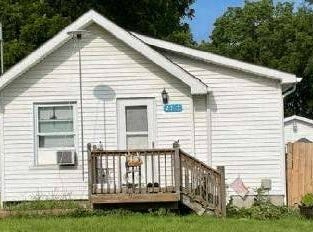 2210 S Term St, Burton, MI 48519
