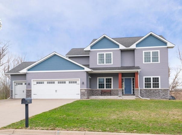 956 Farmers Ridge Trail, Belle Plaine, MN 56011