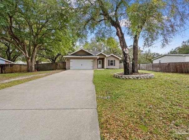 8445 Rynes Cir, Navarre, FL 32566