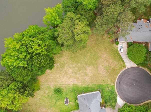2035 Foxs Lair Trail, Norfolk, VA 23518