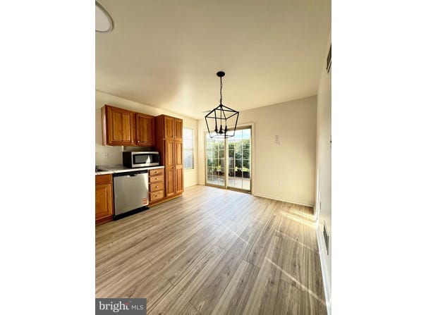 39 ACORN BOULEVARD, LANCASTER, PA 17602
