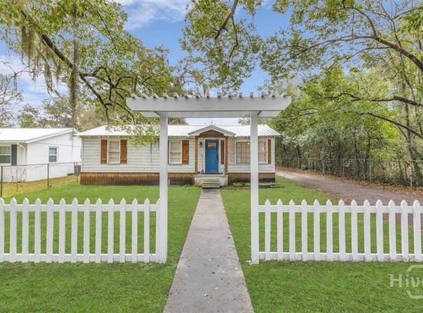 902 Old River Road, Darien, GA 31305