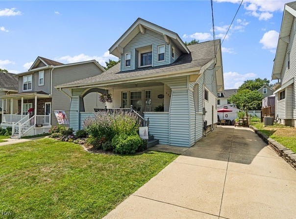 528 Parkview Avenue, Barberton, OH 44203