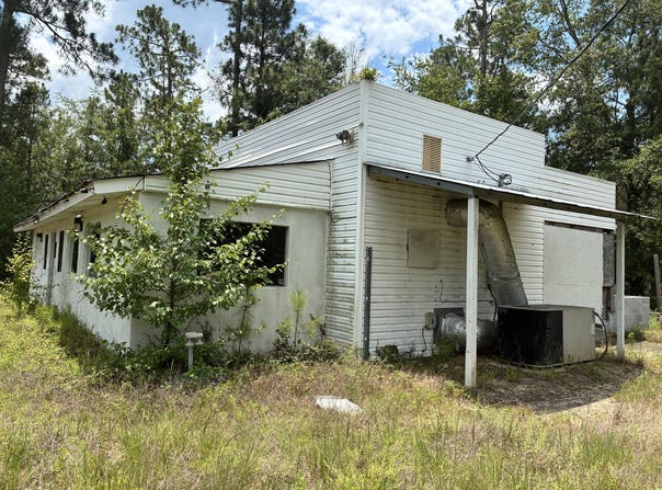 4712 Charleston Highway, Williston, SC 29853