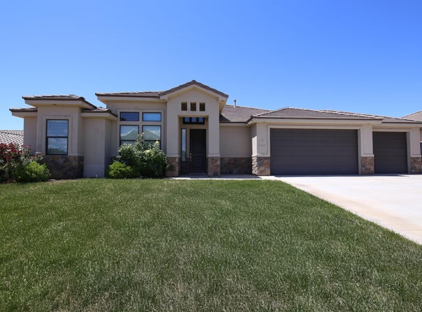 2366 S 2010 E, St George, UT 84790