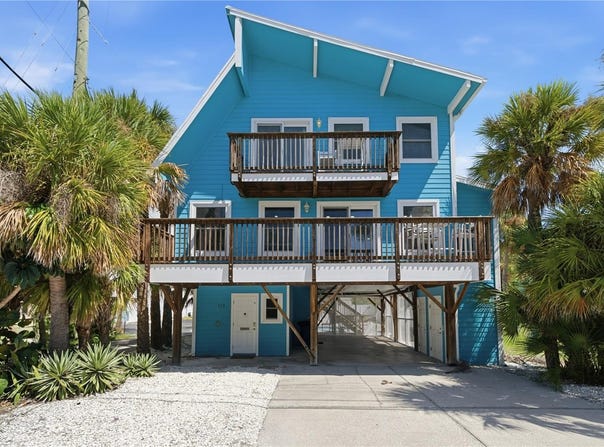 113 4TH Avenue, ST PETE BEACH, FL 33706