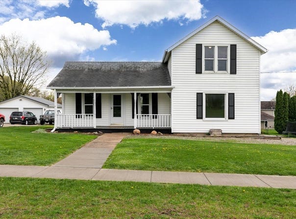 215 W Des Moines Street, Brooklyn, IA 52211