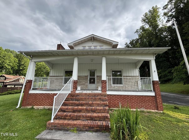 139 Oak Dale Drive, Clintwood, VA 24228