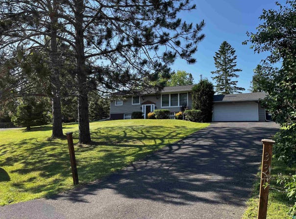 331 Farrell Rd, Duluth, MN 55811