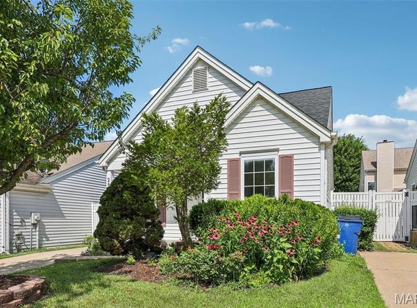 2639 Liberty Gardens Drive, Florissant, MO 63031