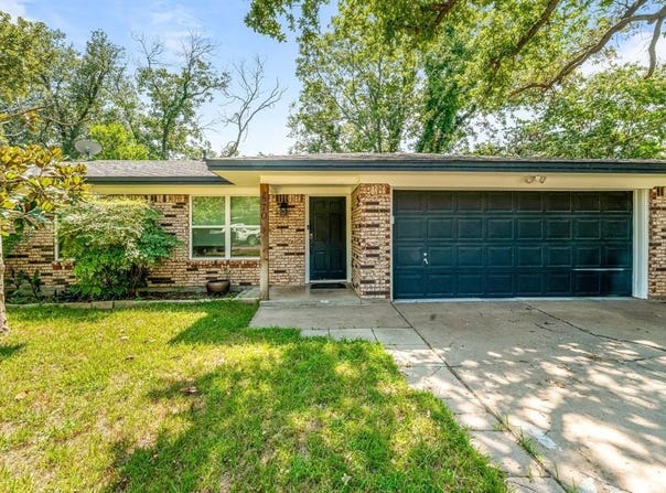 870 N Charlotte Avenue, Stephenville, TX 76401